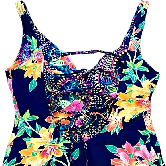 Tommy Bahama Reversible Sun Lilies Lace Back One Piece - Picture 12 of 16